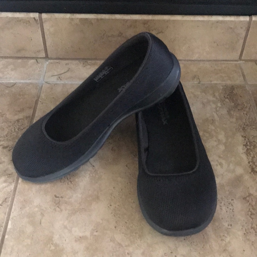 Sketchers Max Memory Foam - image 1